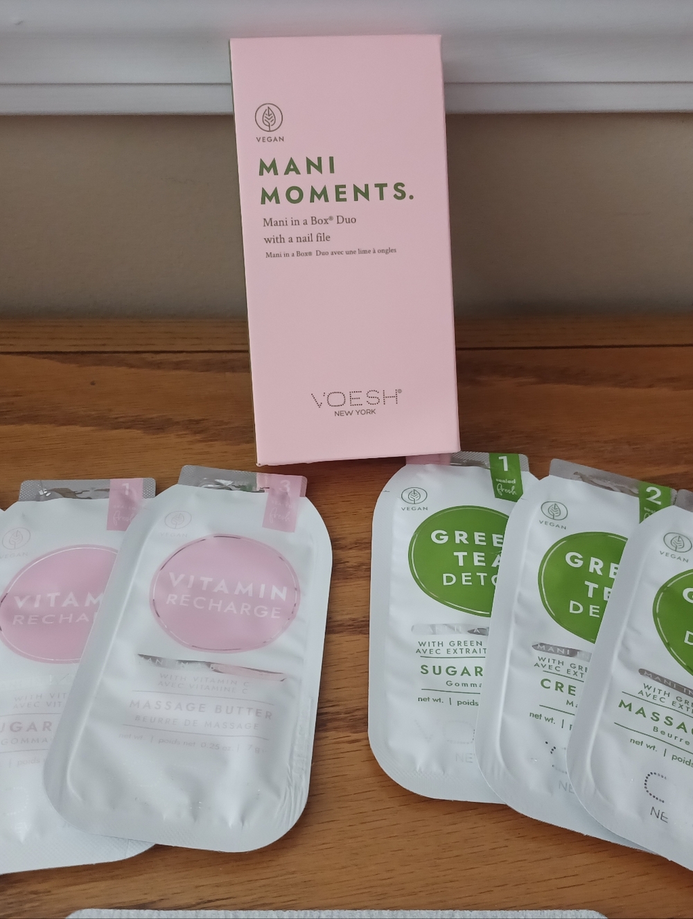 NEW! Voesh Mani Moments Pink Nail Care Kit + Summer & Rose Tweezers W/ Pouch - Picture 2 of 3